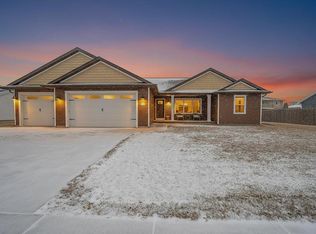 623 Sweet Meadow Ln, Green Bay, WI 54301