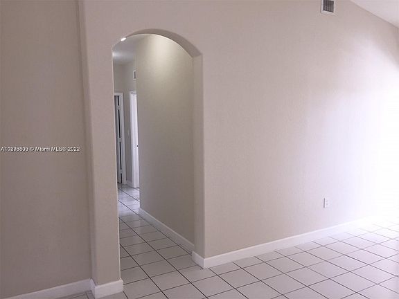 2nd image of 2826 SE 16th Pl Unit 202