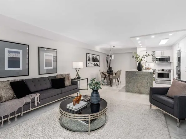 225 N 25th Ave SW #203, Calgary, AB T2S 2V2