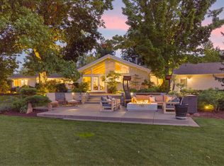 855 Reiten Dr, Ashland, OR 97520