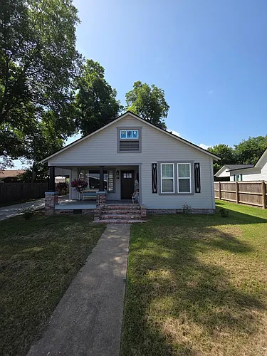 105 Pecan St Photo 1 105 Pecan St Photo 1