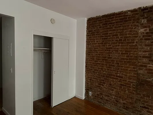 Rented by Eric Goodman Realty Corp | media 7