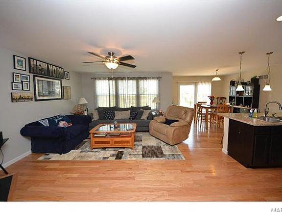 5th image of 315 Country Trail Dr