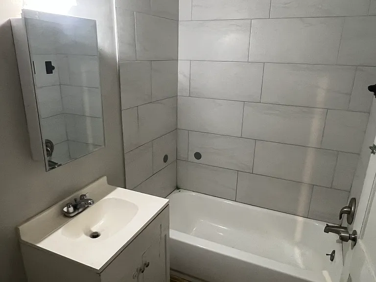 339 Basswood St #1 — Photo 4