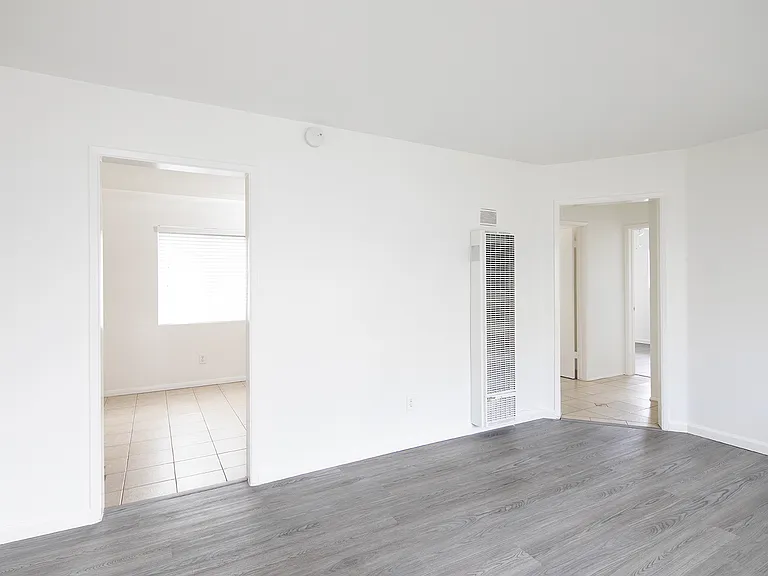 Ocean Palms Apartments — Photo 13