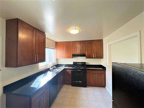 4th image of 615 Monterey Blvd #3