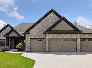 6312 Red Fox Rd, Lino Lakes, MN 55014