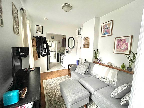3rd image of 338 E 65th St APT 26