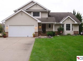 7801 Molokai Dr, Papillion, NE 68046