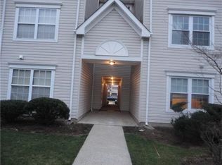 47 Inverness Dr #I047, Edison, NJ 08820