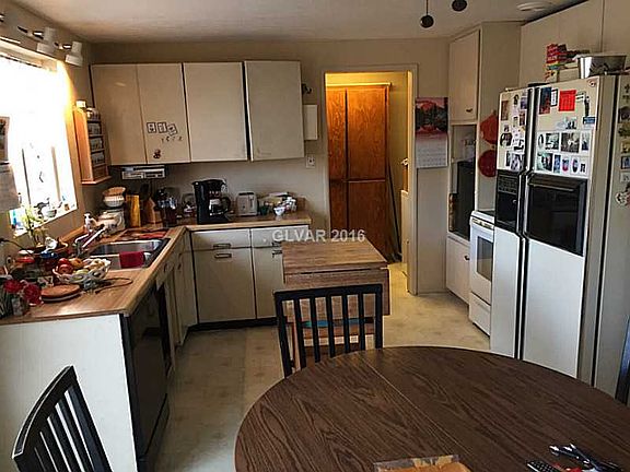4th image of 2413 Howard Dr