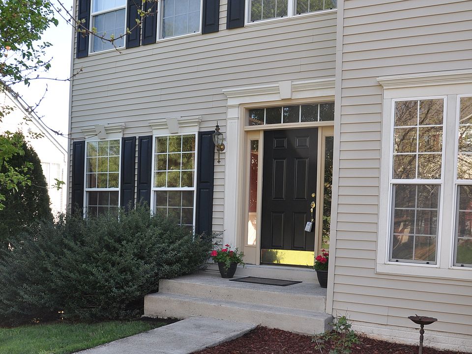 1st image of 171 Fallen Leaf Ct
