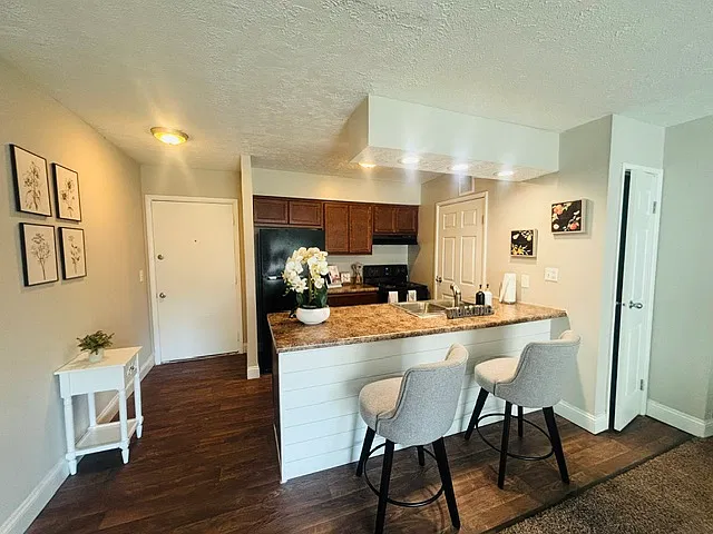 Brookhollow Apartments - BHA
