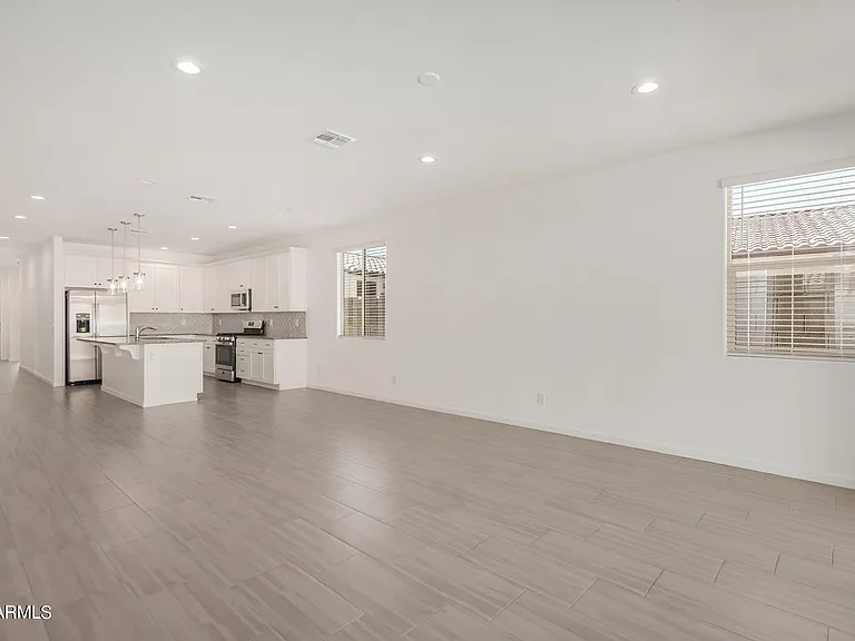 2503 S 180th Dr — Photo 9