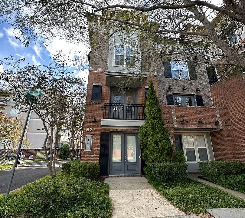 57 W Georgia Ave #101