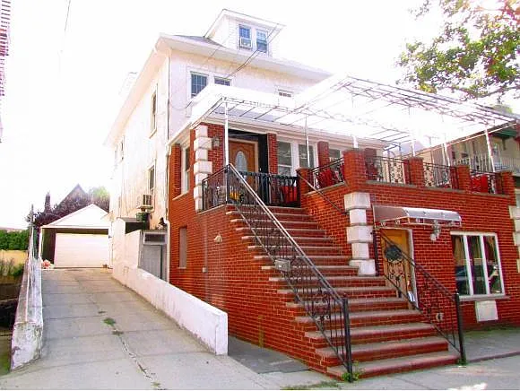 142 93rd St photo 1