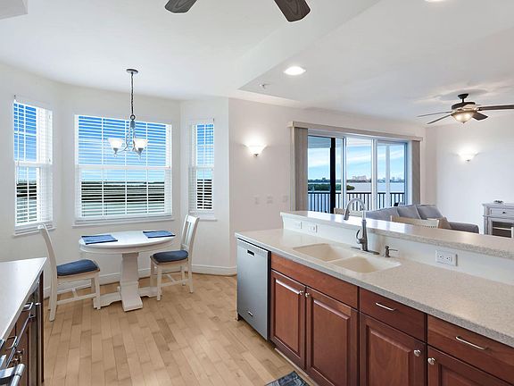5th image of 337 Vintage Bay Dr #D-25