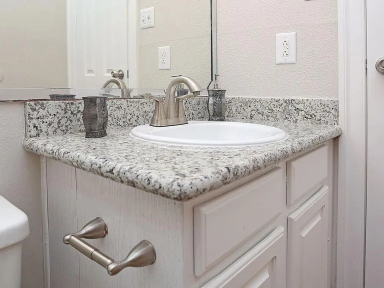 The Oceanfront Galveston Apartments — Photo 30
