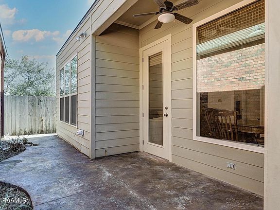 3rd image of 200 Palm Springs Dr