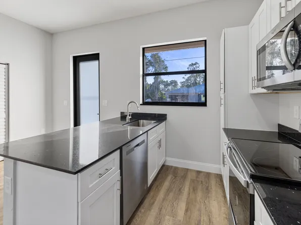 4632 30th St SW, Lehigh Acres, FL 33973