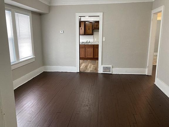 3rd image of 983 E 128th St #1