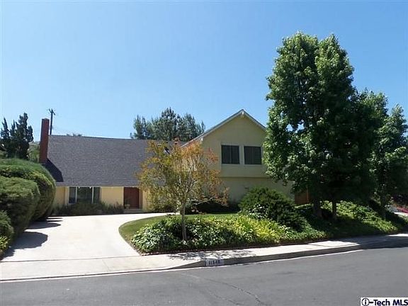 3rd image of 11546 Dellmont Dr