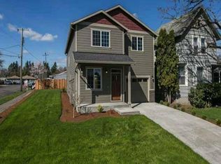 300 E Gloucester St, Gladstone, OR 97027