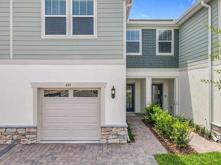 431 Meadowland Point — Photo 3