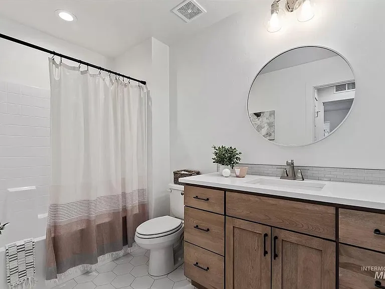 1533 N Pineview Ln — Photo 19