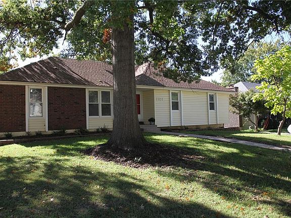 2nd image of 1101 SW 21st St