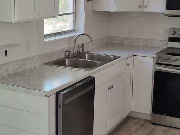 5th image of 98 Aurora St