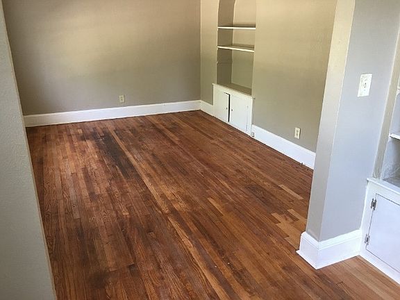 2nd image of 131 N Franklin Blvd