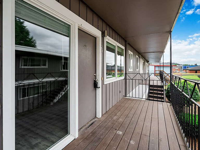 Eastside Village Apartments — Photo 40