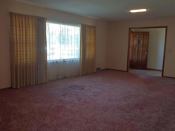 5th image of 441 Amber Dr