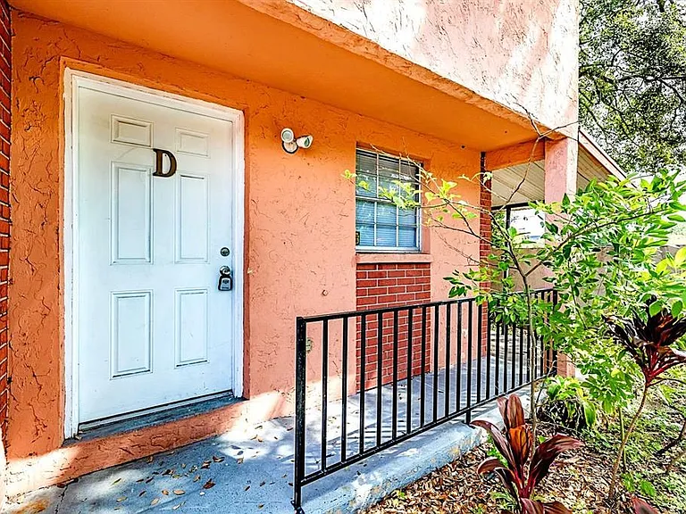 2507 W Virginia Ave #D — Photo 2