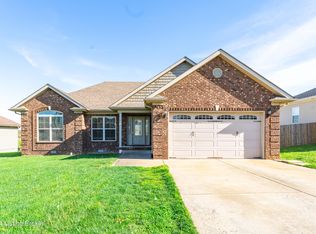 185 Twin Lakes Dr, Vine Grove, KY 40175