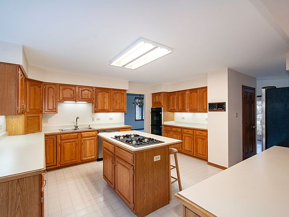 5th image of 10616 Blue Heron Dr