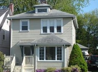 32 School St, New London, CT 06320