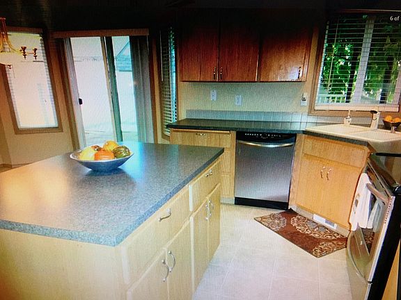 2nd image of 5512 NE 94th Cir