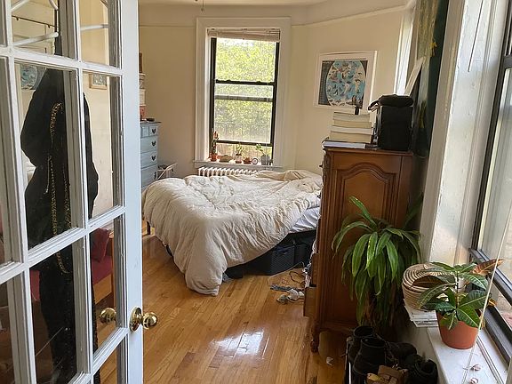 5th image of 357 Sterling Pl APT 4C