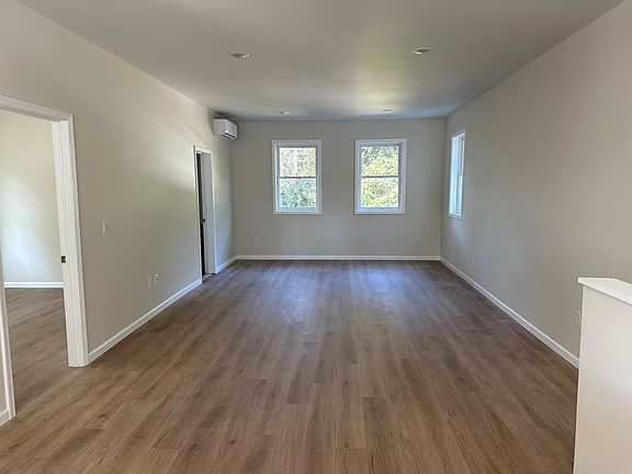 5th image of 244 Van Ness St #C