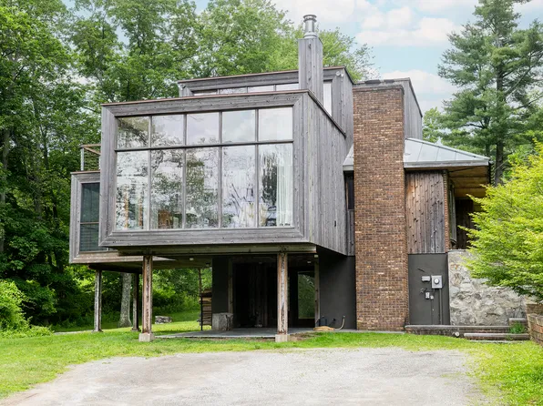 699 Tower Hill Rd, Millbrook, NY 12545