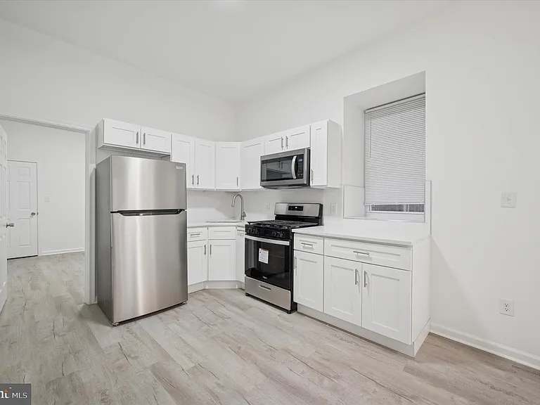 1418 W Erie Ave #2 — Photo 2
