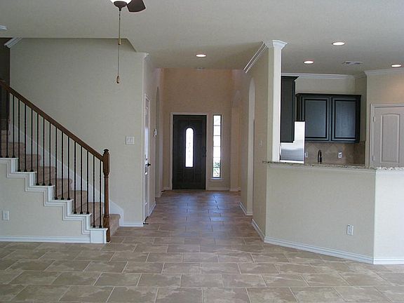 5th image of 110 S Sawbridge Cir