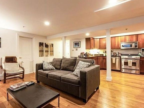 2nd image of 515 Green St APT 6