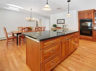 32 White Birch Rd #A, Madison, CT 06443