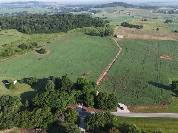 857 S Jackson Hwy, Hardyville, KY 42746