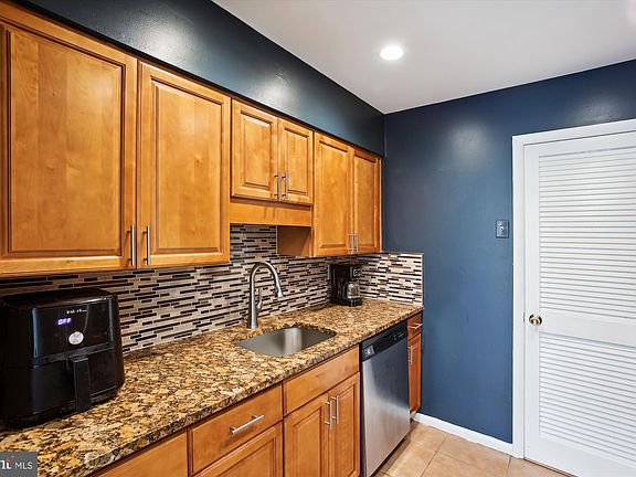 2nd image of 3879 Havenwood Pl #71C