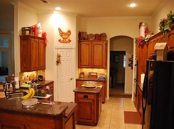 4th image of 10121 Rolling Hills Ct