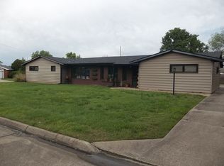 1021 S Tennessee Ave, Chanute, KS 66720
